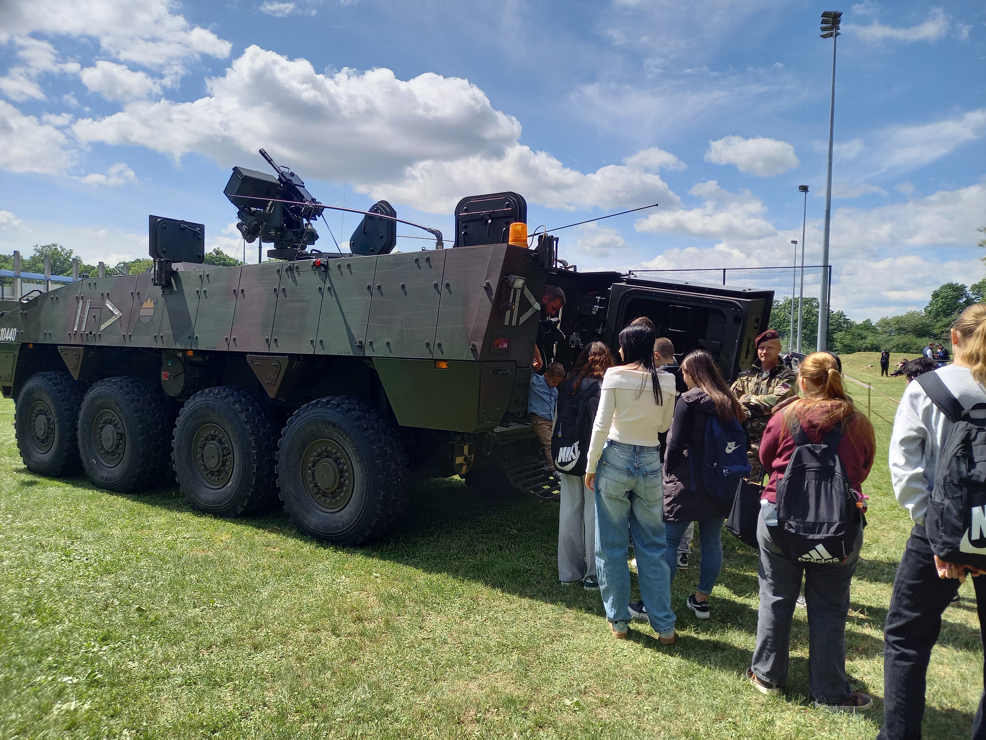 SV3